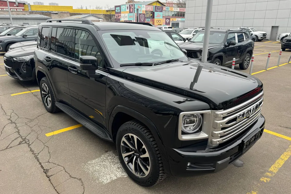 Haval H9 в комплектации Премиум, чёрный на чёрном