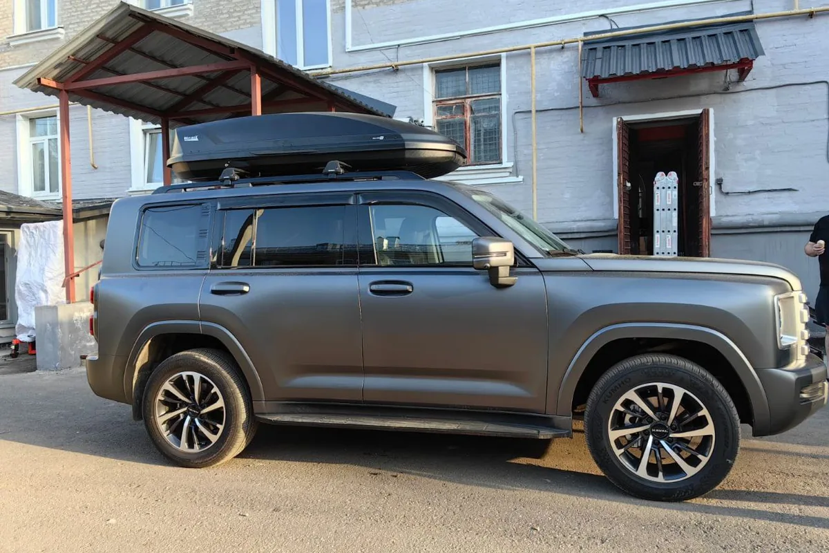 Автобокс на рейлингах Haval H9
