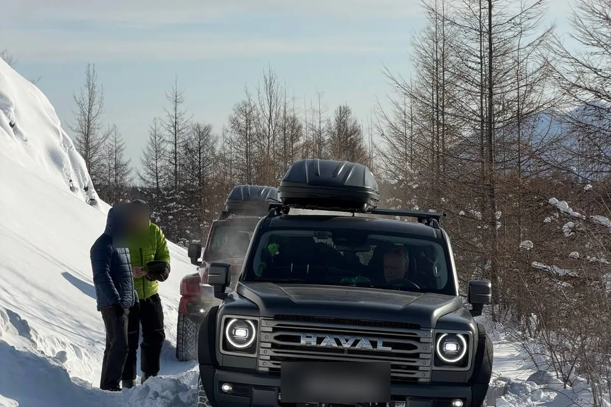 Haval H9 с автобоксом на крыше