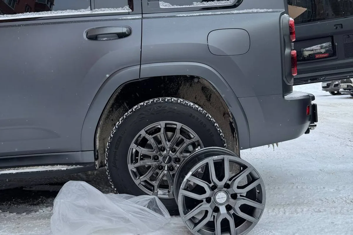 Присланные владельцу диски для Haval H9 в ожидании шин