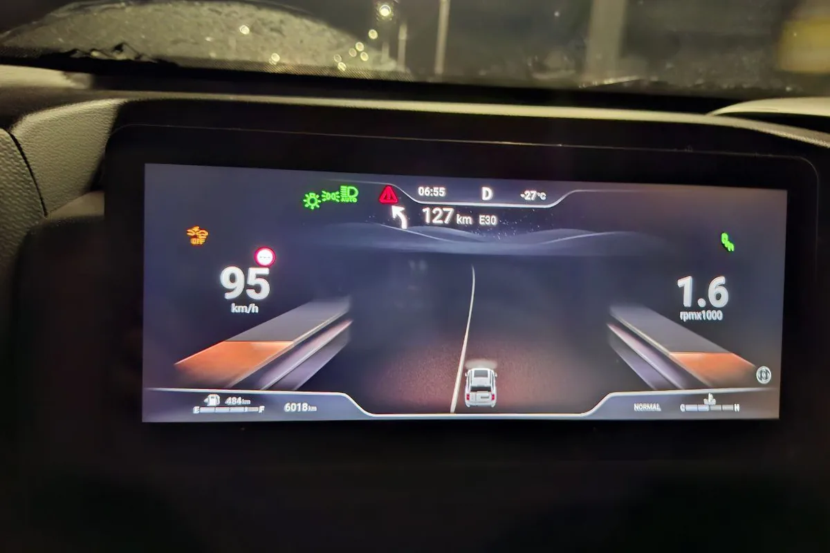 Приборная панель дизельного Haval H9 на трассе зимой, температура двигателя 95 градусов