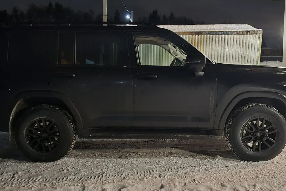 Haval H9 на 17-дюймовых дисках с шипованной резиной 265/70 R17