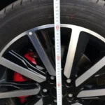 Шины на Jaecoo J7: заводские 235/55 R18 и 235/50 R19, давление 2,2–2,3 и полный свод типоразмеров клуба