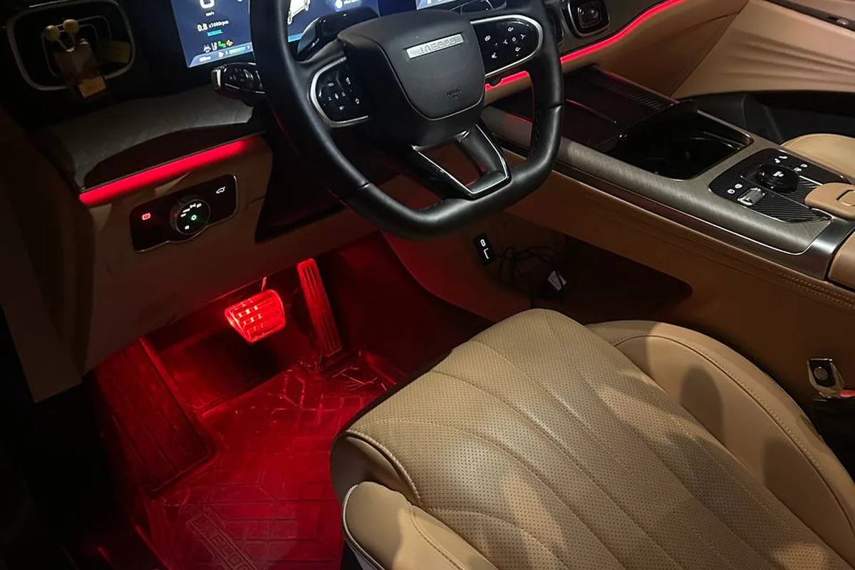 Амбиентная подсветка салона Jaecoo J8