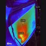 Обогревы Jaecoo J8 зимой: не греют нити лобового стекла — замена по гарантии, но на обогрев только год, подогревы сидений включаются сами, руль греет полчаса, что работает с автозапуска