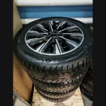 Зимняя резина на Jaecoo J8: штатный 245/50 R20 или второй комплект 245/55 R19, Pirelli Ice Zero 2 против Ikon Autograph, Tracmax без потерь шипов, подарочная липучка дилера