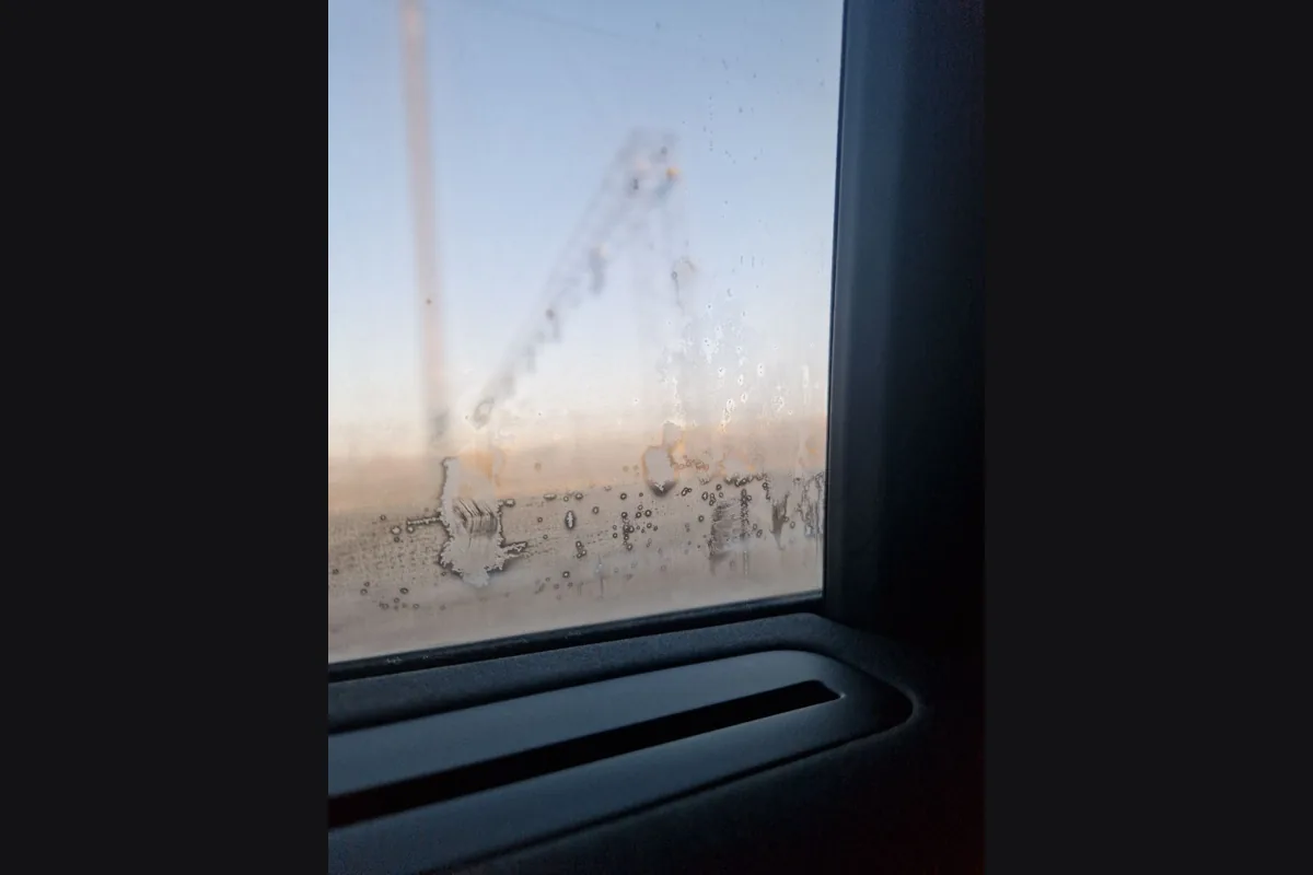 Заднее боковое стекло Jaecoo J8, замерзающее изнутри на ходу