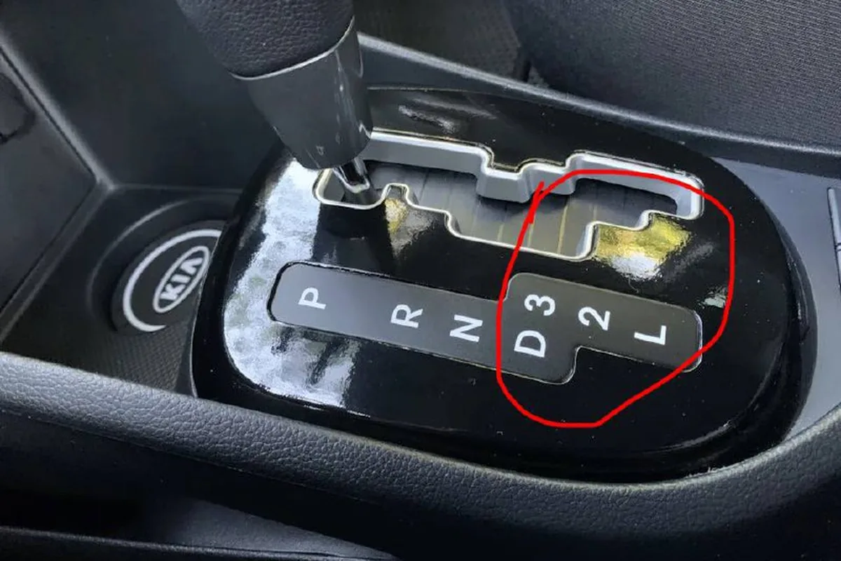 Селектор четырёхступенчатого автомата Kia Rio 3 с позициями D, 3, 2, L
