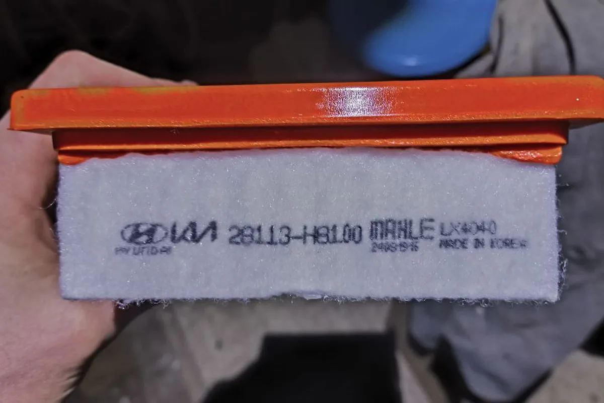 Воздушный фильтр Mahle с маркировкой Kia 28113-H8100