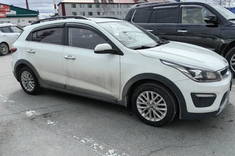 Kia Rio X-Line на литых дисках R15 с шинами 195/55