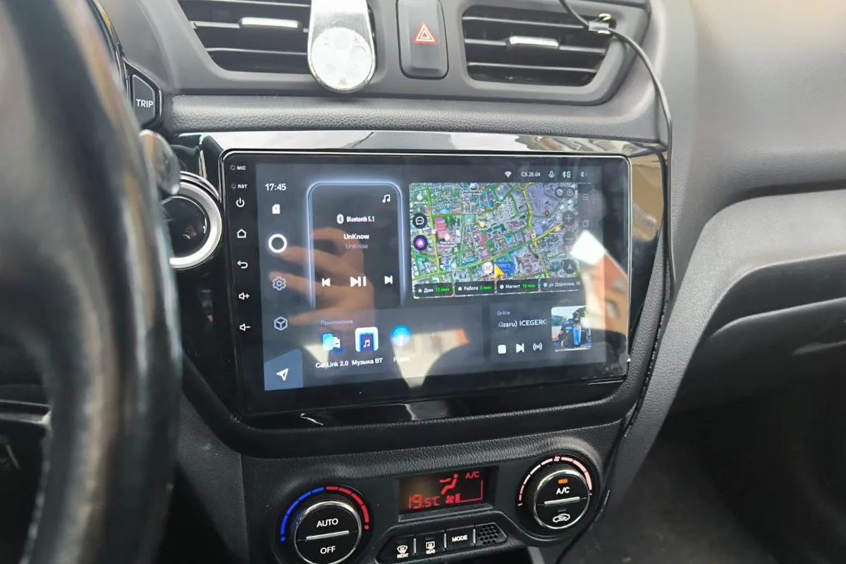 Магнитола Teyes в Kia Rio 3 с бликующим экраном