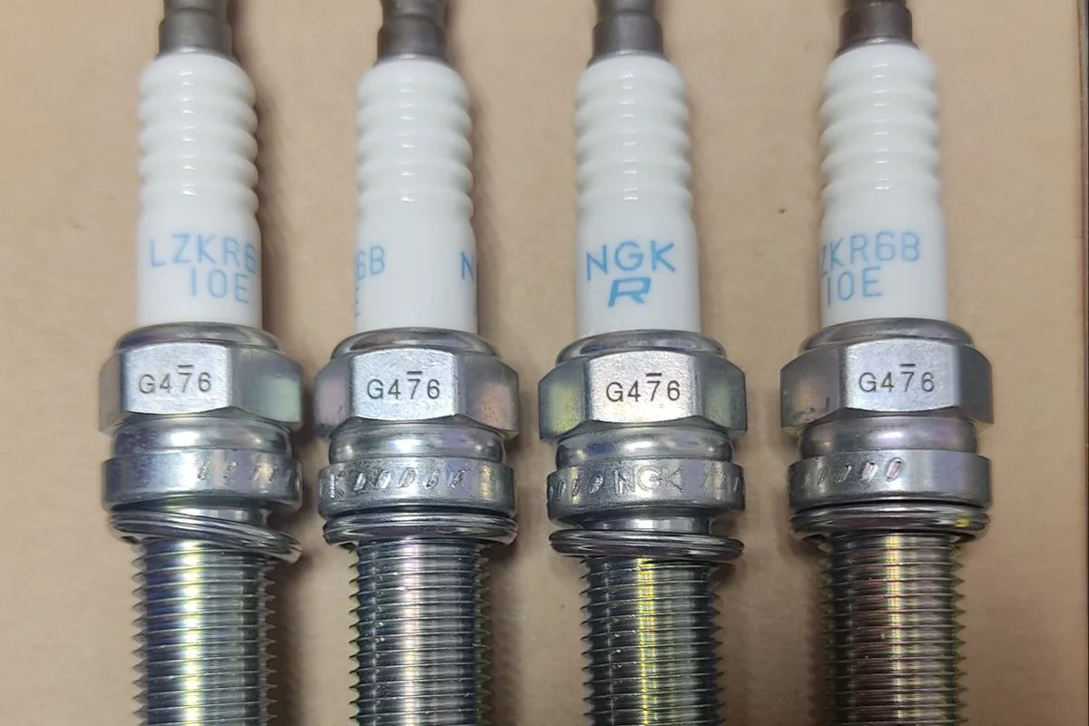 Свечи зажигания NGK LZKR6B-10E для Kia Rio