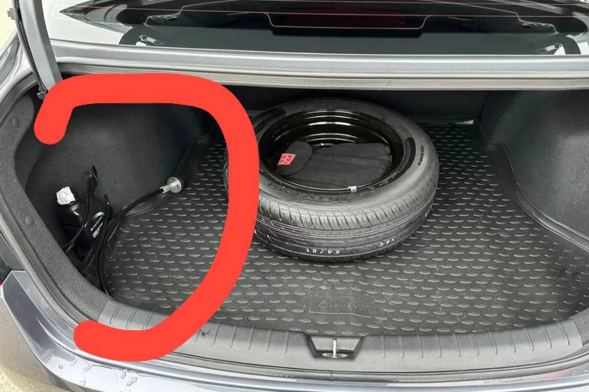 Докатка на полу багажника Kia Rio 4 при установленном ГБО