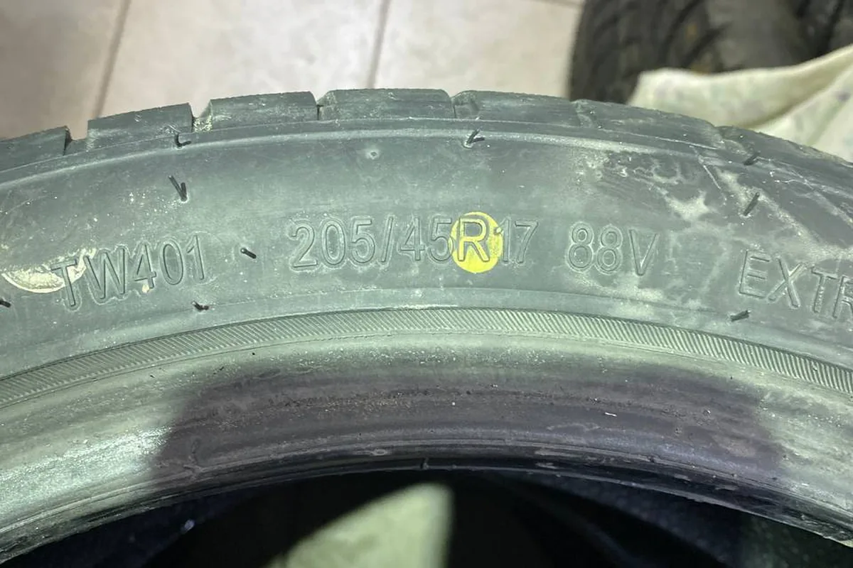 Боковина зимней шины Triangle TW401 205/45 R17 88V