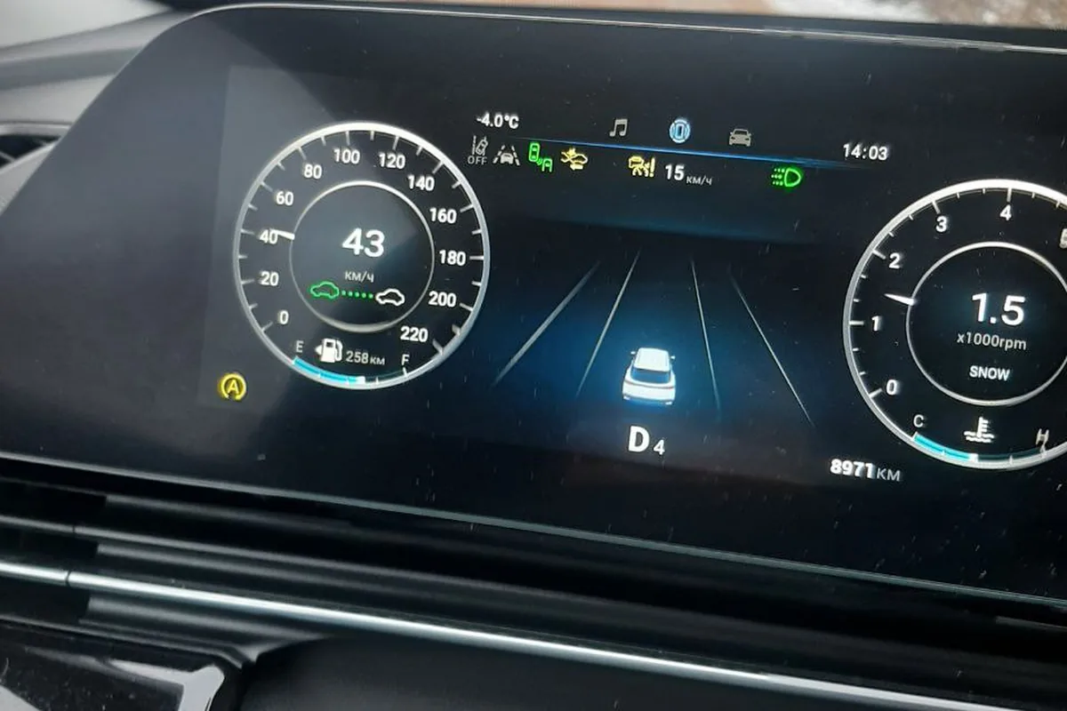 Работа адаптивного круиз-контроля Omoda C5 на скорости 43 км/ч