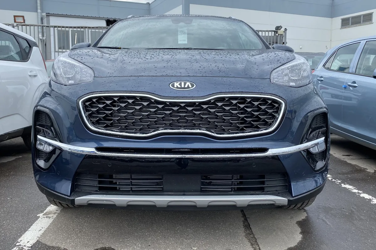 Передний бампер рестайлингового Kia Sportage 4 без номера