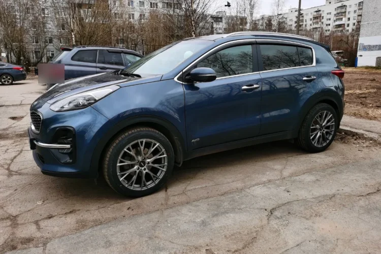 Kia Sportage 4 на дисках 19×8,5 ET40 с шинами 255/45