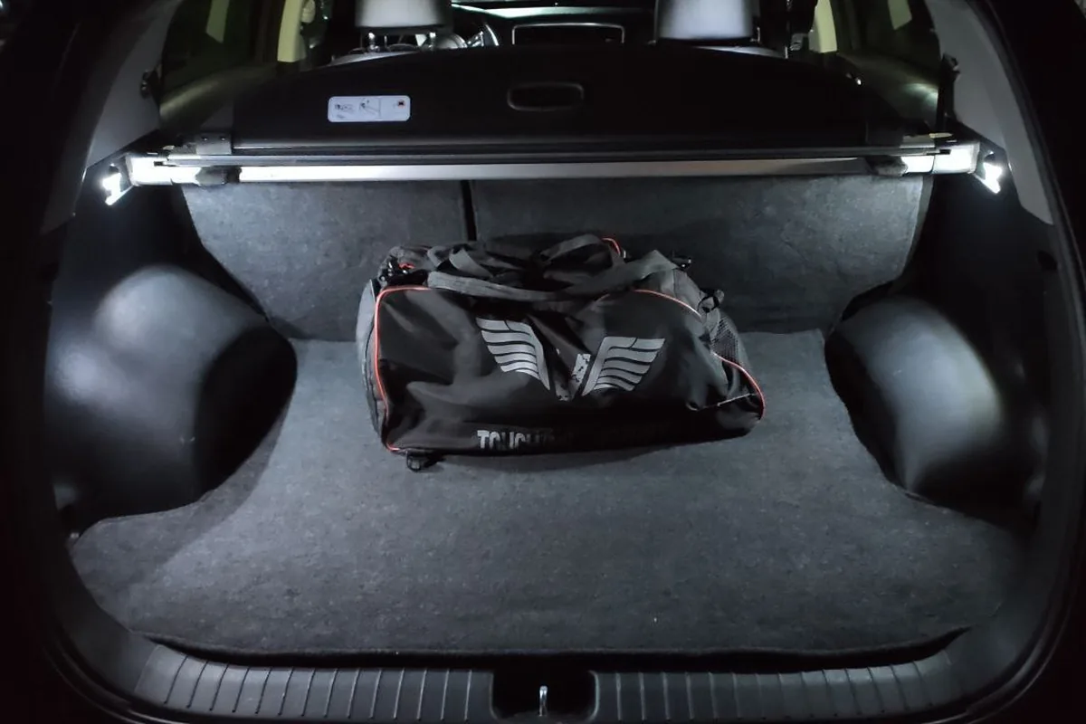 Дополнительная подсветка багажника Kia Sportage 4