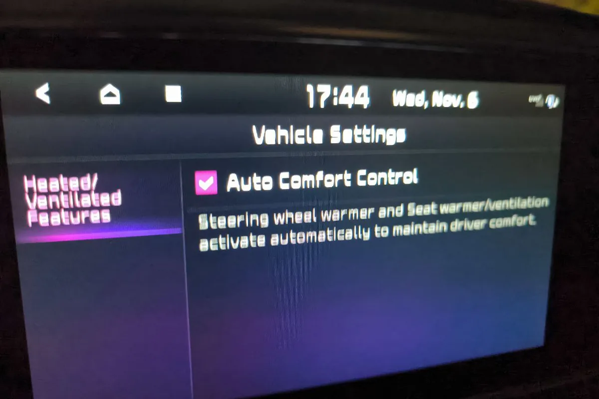 Меню Auto Comfort Control на мониторе Kia Sportage 4