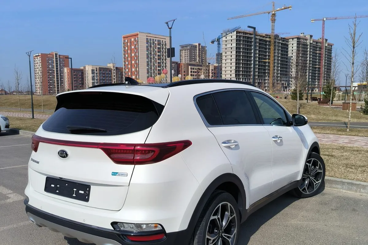 Белый Kia Sportage 4 рестайлинг перед продажей