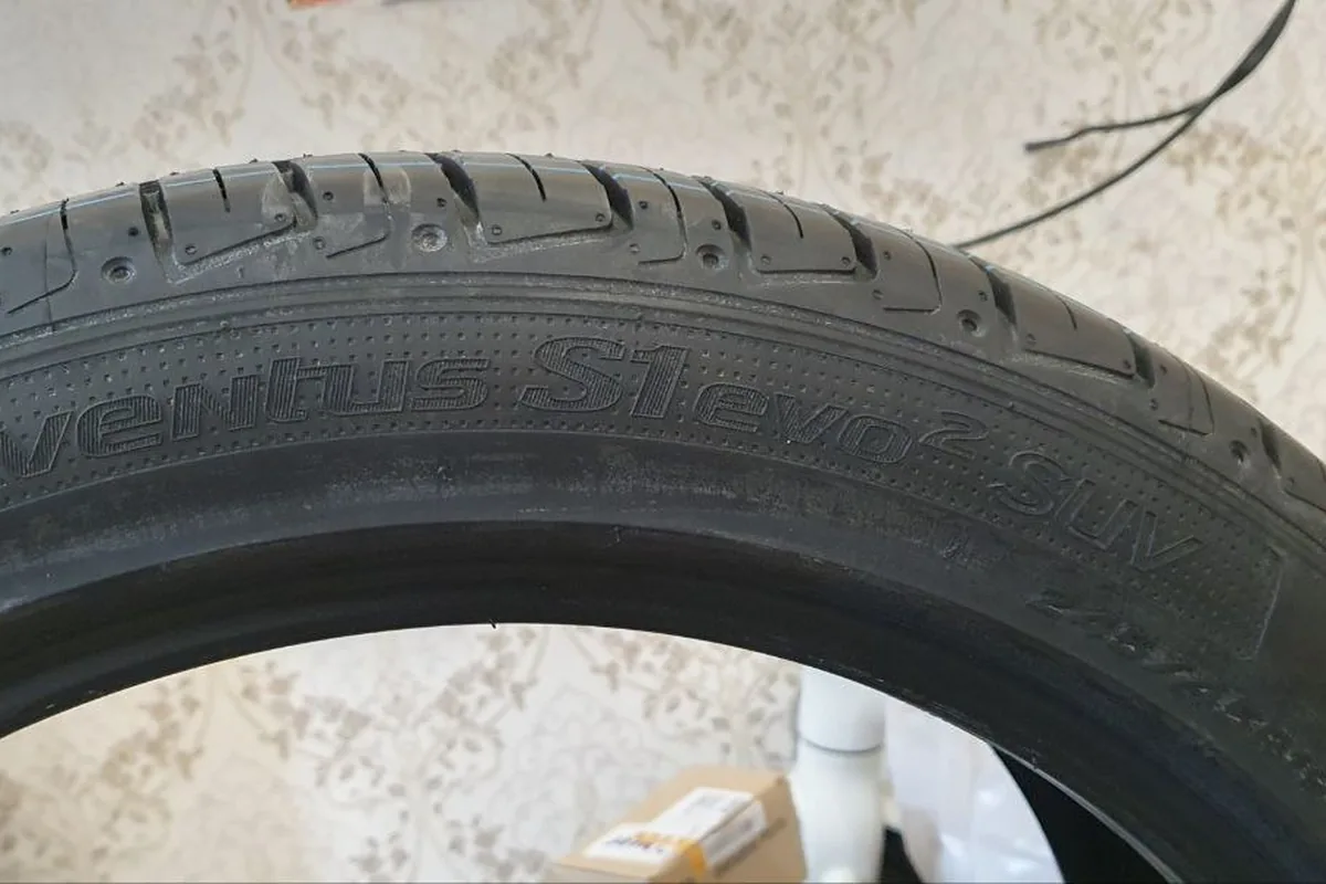 Hankook Ventus S1 evo2 SUV крупным планом