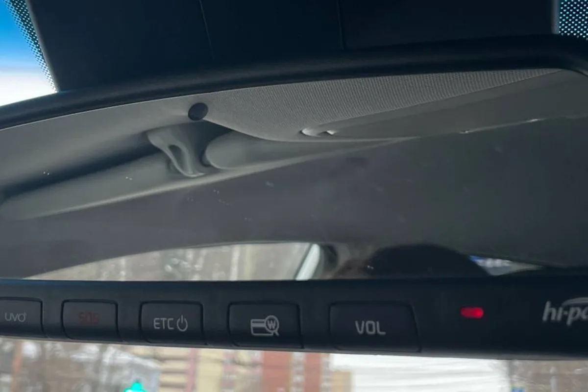 Салонное зеркало Kia Sportage 4 с кнопками hi-pass и ETC