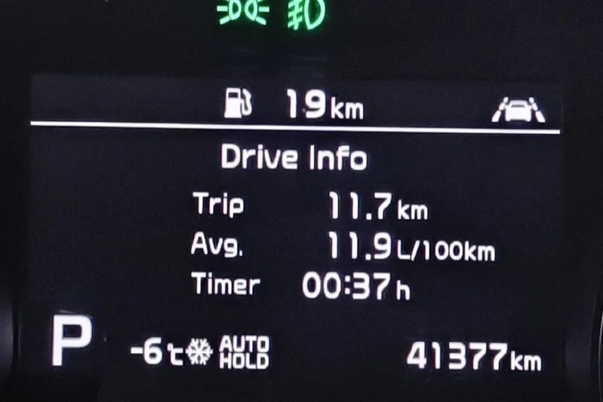 Бортовой компьютер Kia Sportage 4 зимой при -6 °C