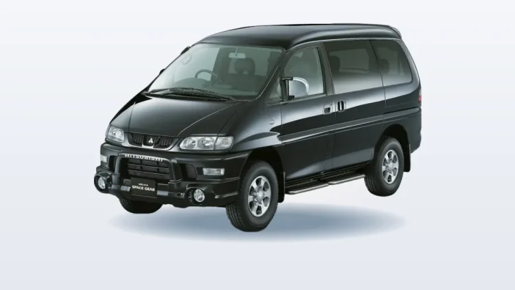 Mitsubishi Delica рестайлинг (Япония) (07.1997 - 01.2007)