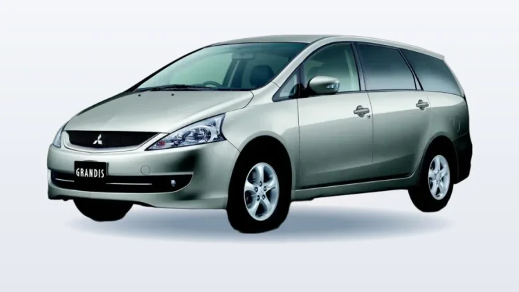 Mitsubishi Grandis рестайлинг (Япония) (05.2005 - 03.2009)
