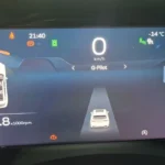 Geely Monjaro не заводится зимой: пускается в −40 и даже в −41 после ночи в −47, аккумулятор проседает до 11,7, замёрзший замок блокирует автозапуск, после мороза горит чек по дросселю