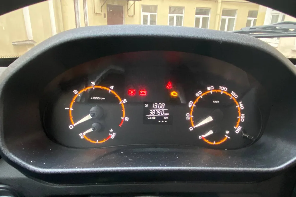 Панель приборов Нивы Легенды нового образца с пробегом 38 790 км
