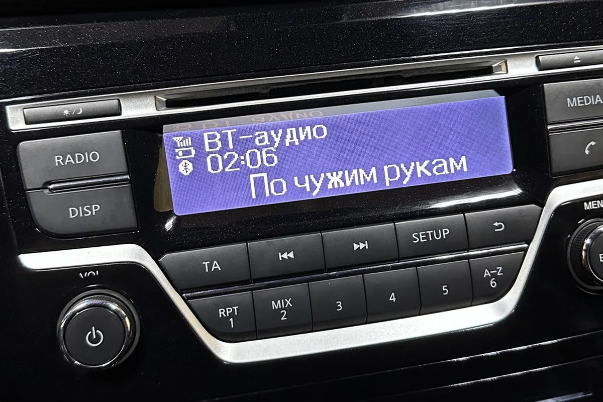 Штатная магнитола Nissan Qashqai J11 играет музыку по Bluetooth