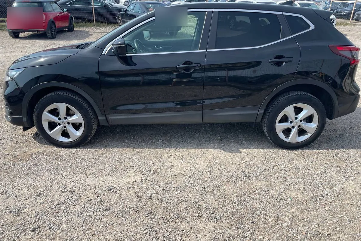 Nissan Qashqai J11 с дизелем 1.5 dCi, вид сбоку
