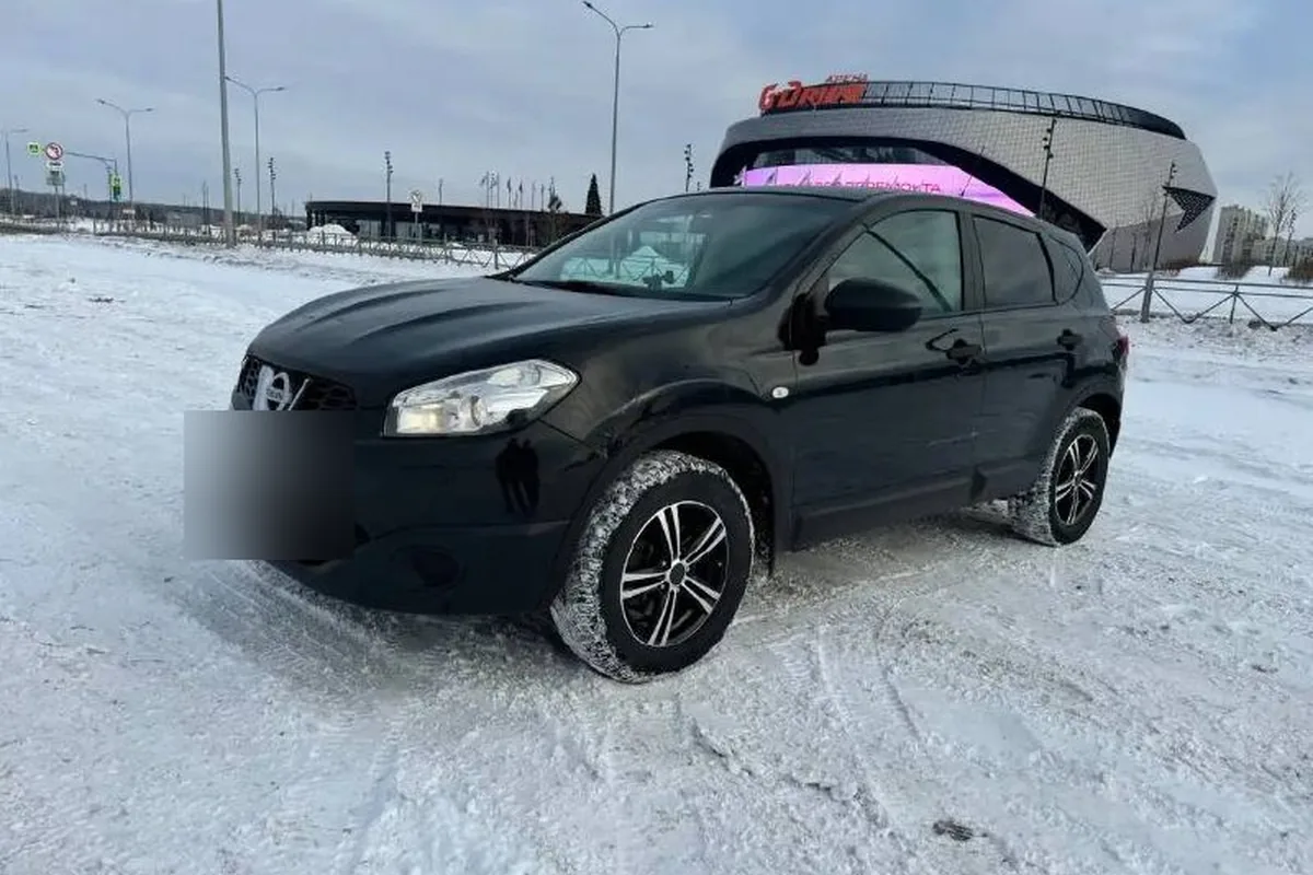 Nissan Qashqai J10 рестайлинг 2011 года с мотором 2.0 и механикой