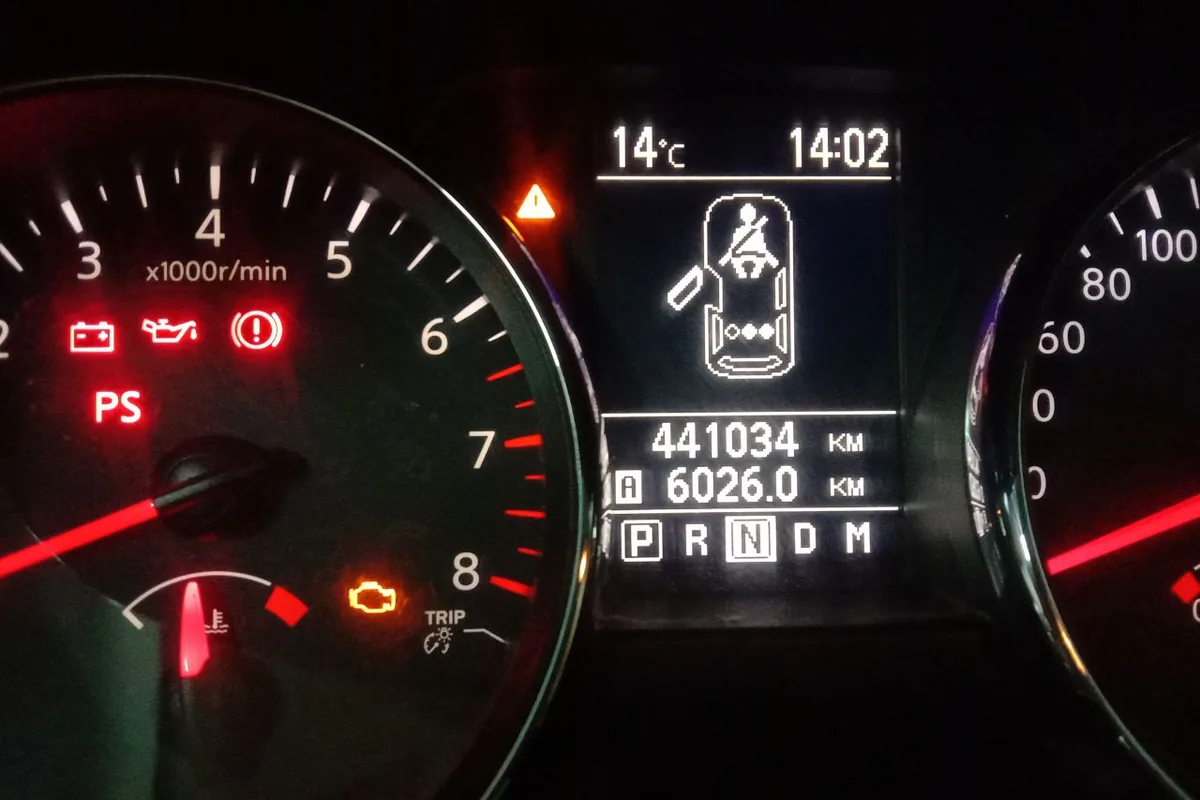 Пробег 441 034 км на приборке Nissan Qashqai J10 с вариатором