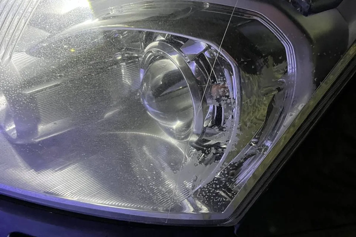Фара Nissan Qashqai J10 с установленной LED-линзой