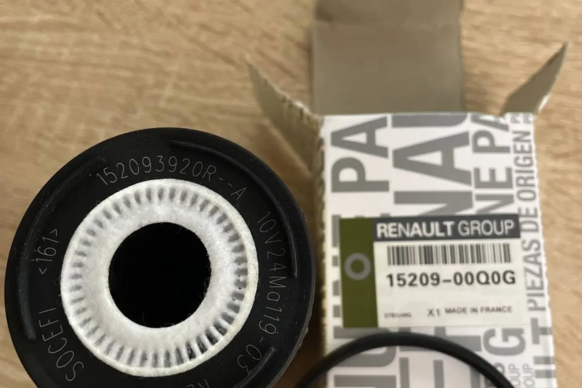 Оригинальный масляный фильтр Renault 152093920R для дизеля Nissan Qashqai