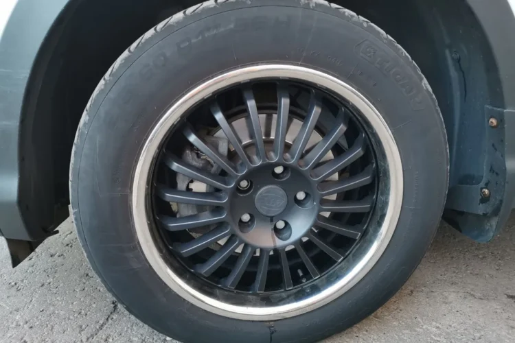 Колесо Nissan Qashqai с дисками ATP R17 и шиной 215/60 R17