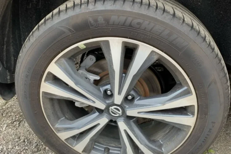 Штатное колесо Nissan Qashqai J11 R18 с шиной Michelin Primacy
