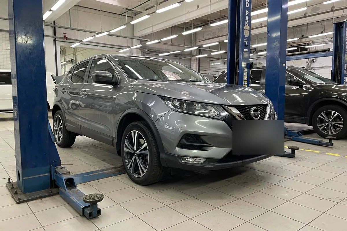 Nissan Qashqai J11 после рестайлинга на посту дилерского сервиса