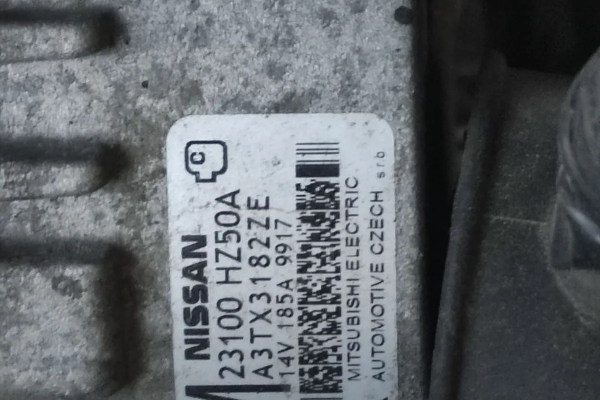 Шильдик генератора Nissan 23100 HZ50A Mitsubishi Electric