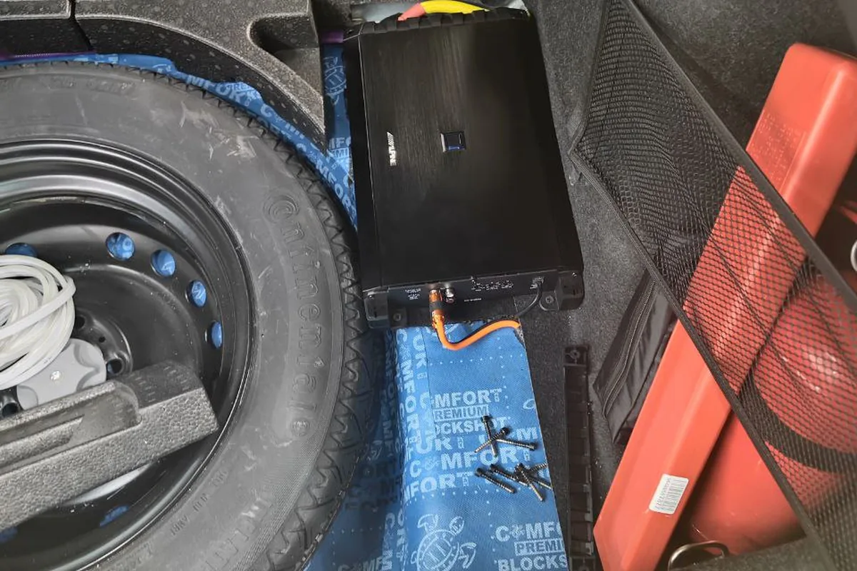 Подпол багажника Nissan Qashqai J11 с докаткой и усилителем