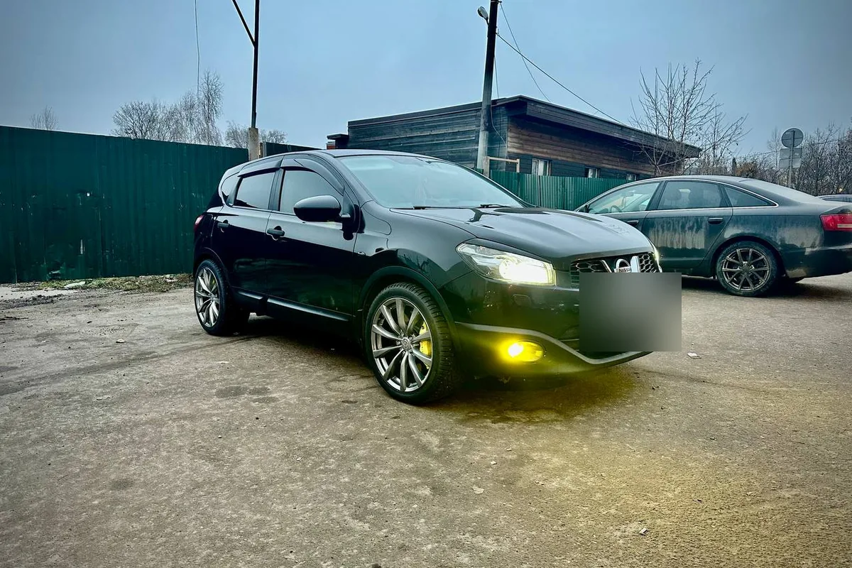 Nissan Qashqai J10 после рестайлинга на дисках Infiniti G37