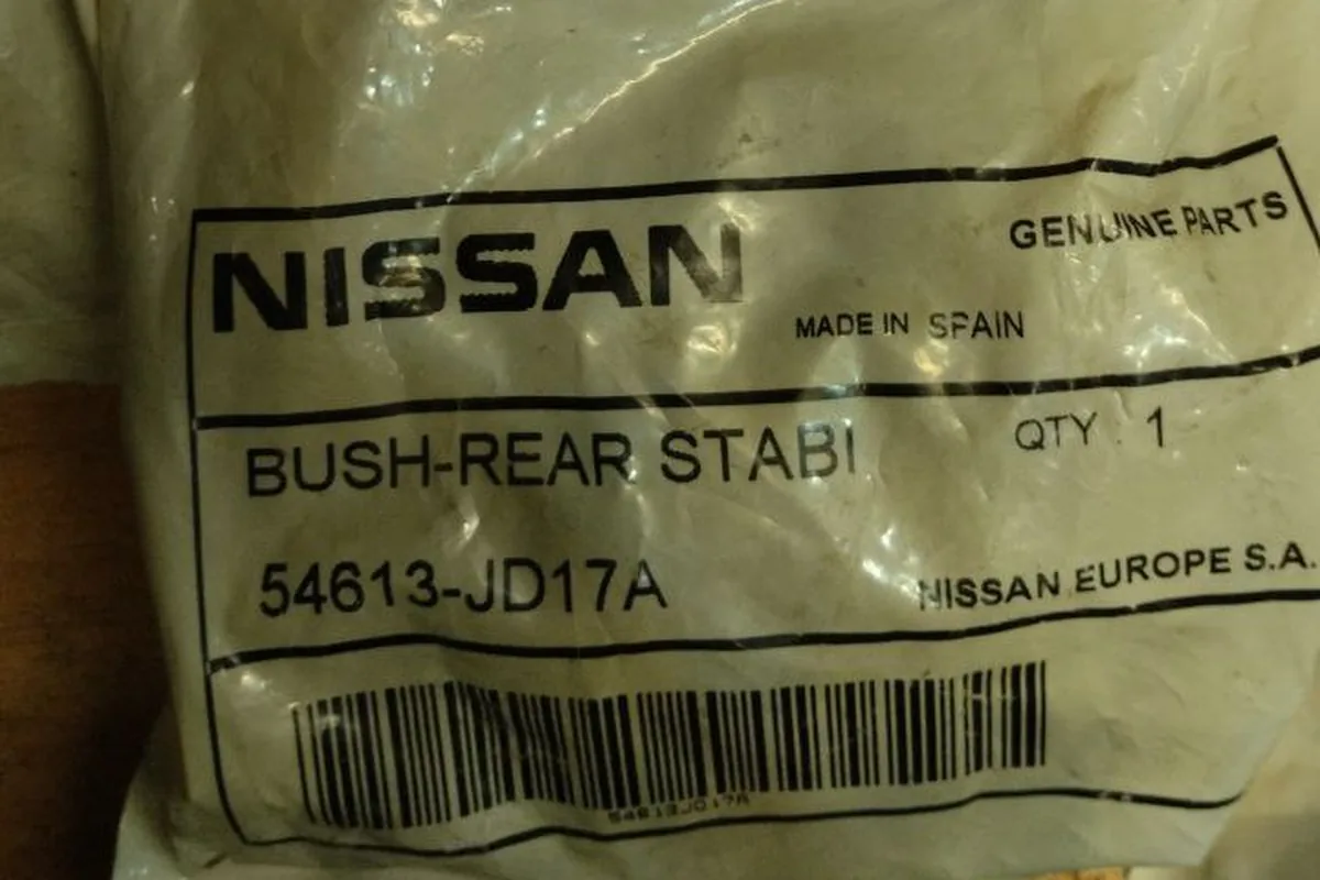 Оригинальные втулки заднего стабилизатора Nissan 54613-JD17A