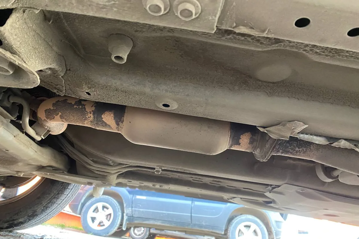 Катализатор под днищем Nissan Qashqai J11