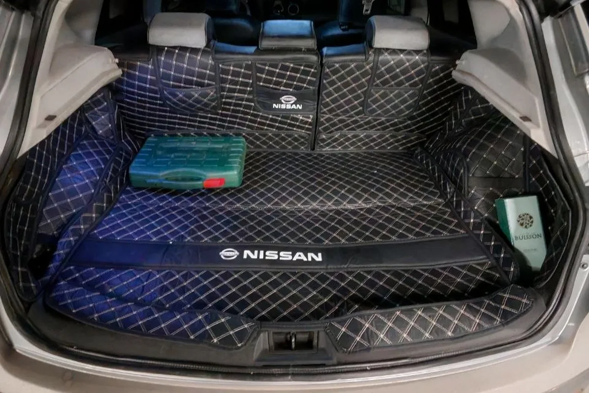 Стёганая обивка багажника и спинок в Nissan Qashqai J10