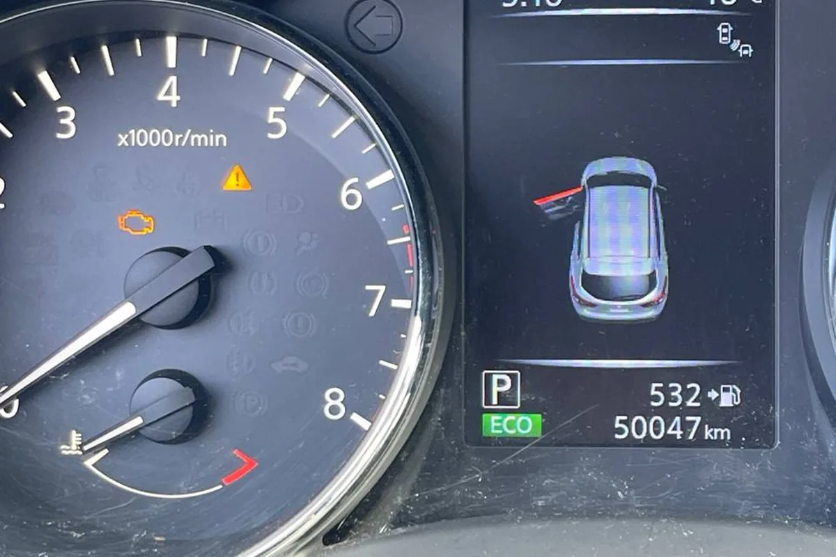 Приборная панель Nissan Qashqai J11 при попытке запуска