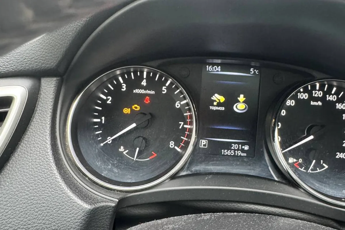 Приборка Nissan Qashqai J11 с контрольными лампами, машина не заводится