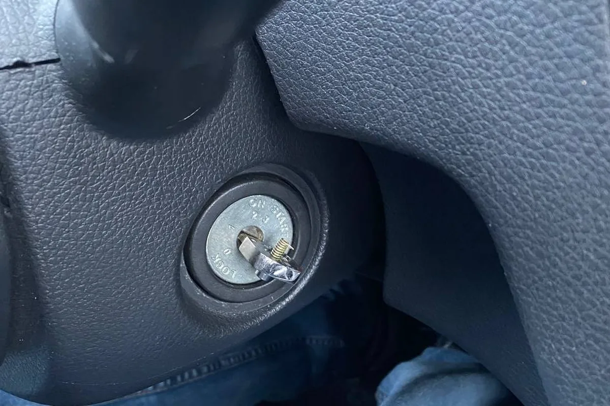 Застрявший ключ в замке зажигания Nissan Qashqai J10