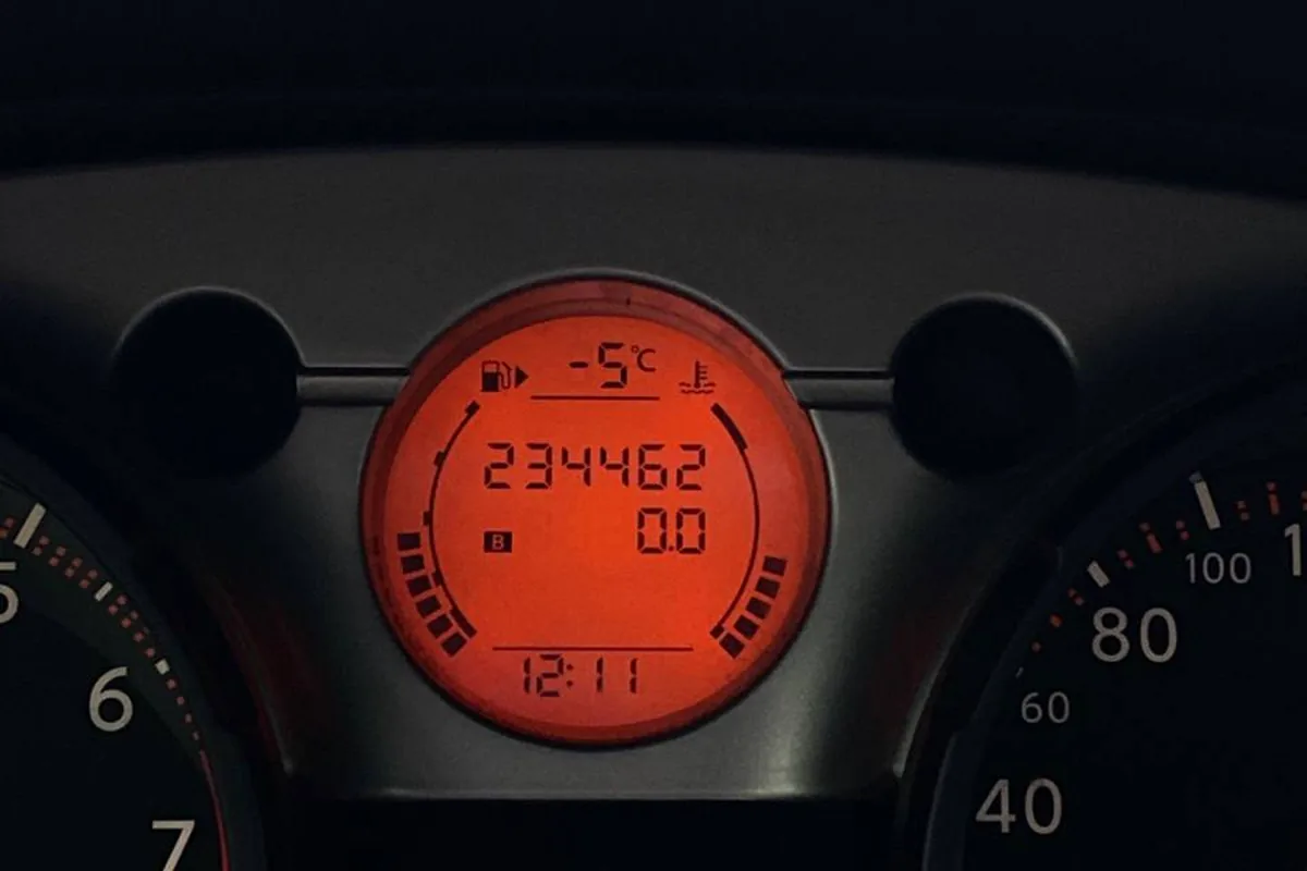 Бортовой компьютер Nissan Qashqai J10 после отключения аккумулятора